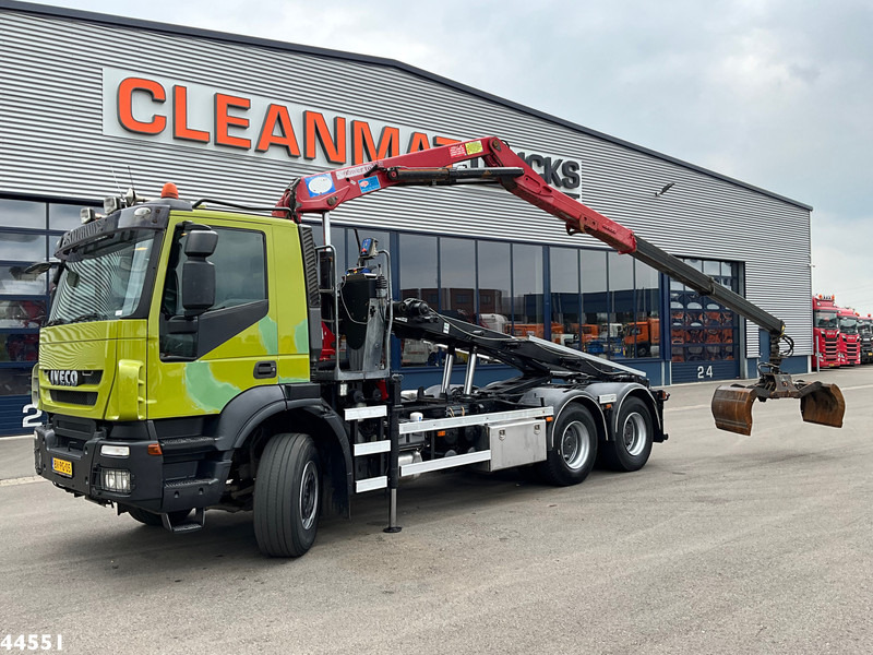 Iveco AD260T41 6x4 HMF 16 Tonmeter Z-kraan - Камион со кабелски систем, Камион со кран: слика 1 Iveco AD260T41 6x4 HMF 16 Tonmeter Z-kraan - Камион со кабелски систем, Камион со кран: слика 1