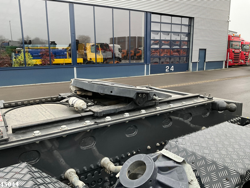 Volvo FH 540 8x2 Fassi 145 Tonmeter laadkraan + Fly-JIb Just 7.187 Km! Demo voertuig! - Камион влекач: слика 5 Volvo FH 540 8x2 Fassi 145 Tonmeter laadkraan + Fly-JIb Just 7.187 Km! Demo voertuig! - Камион влекач: слика 5