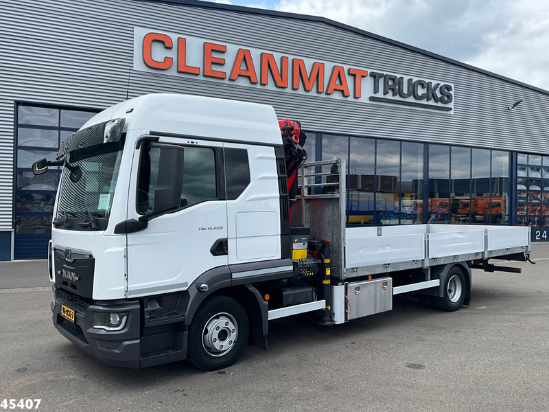 MAN TGL 12.220 Euro 6 Palfinger 11 Tonmeter laadkraan Just 60.518 km! - Камион со кран: слика 2 MAN TGL 12.220 Euro 6 Palfinger 11 Tonmeter laadkraan Just 60.518 km! - Камион со кран: слика 2