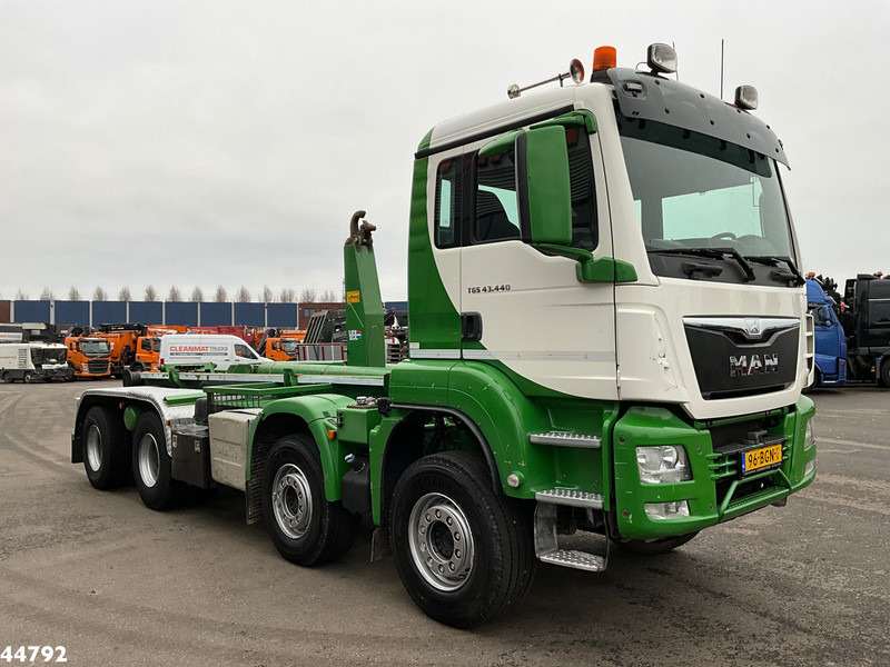 MAN TGS 43.440 8x4 Euro 6 VDL 40 Ton haakarmsysteem - Камион со кука за подигање: слика 3 MAN TGS 43.440 8x4 Euro 6 VDL 40 Ton haakarmsysteem - Камион со кука за подигање: слика 3