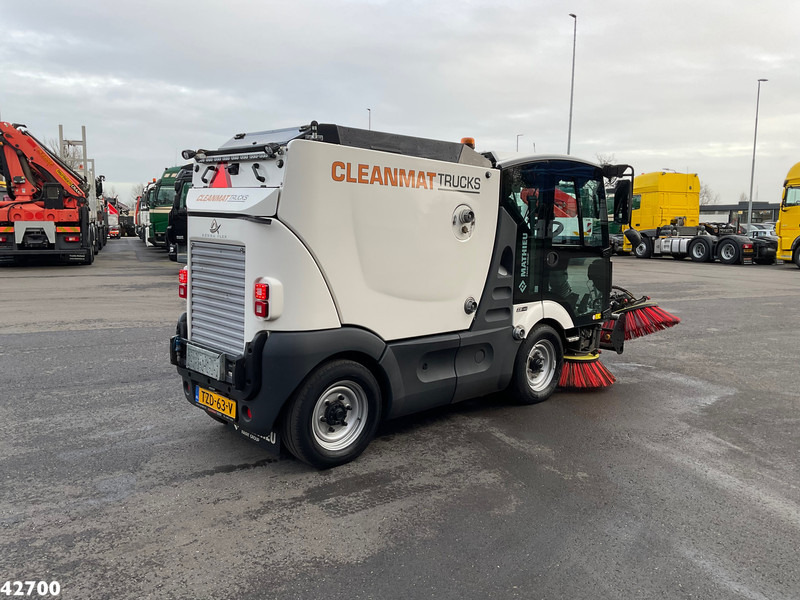 Mathieu MC 210 Azura Flex Euro 6 Stage 5 with 3-rd brush - Возило за метење: слика 4 Mathieu MC 210 Azura Flex Euro 6 Stage 5 with 3-rd brush - Возило за метење: слика 4