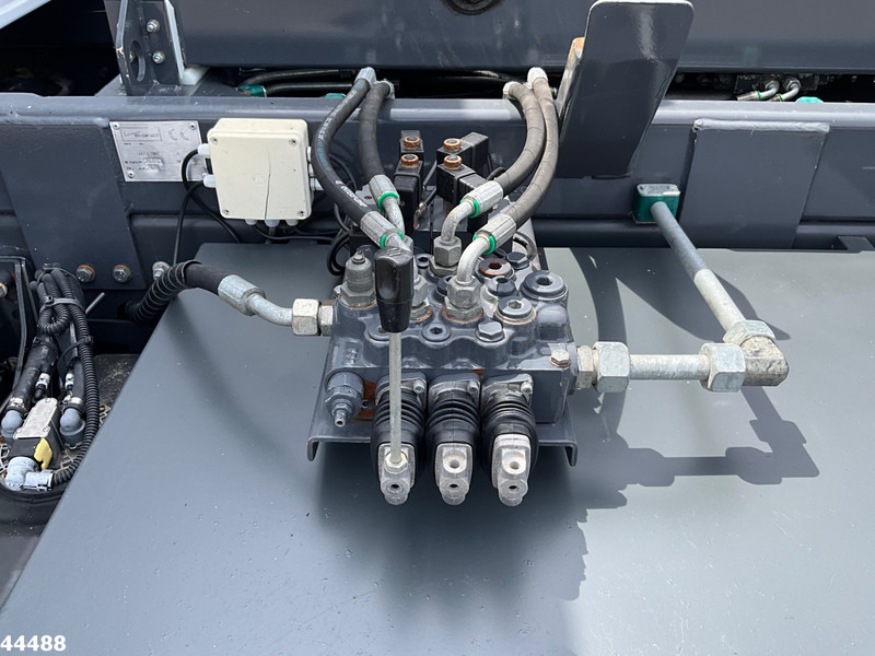 Камион со кука за подигање Mercedes-Benz Atego 1218 Euro 6 Manual 7 Ton haakarmsysteem: слика 12 Камион со кука за подигање Mercedes-Benz Atego 1218 Euro 6 Manual 7 Ton haakarmsysteem: слика 12