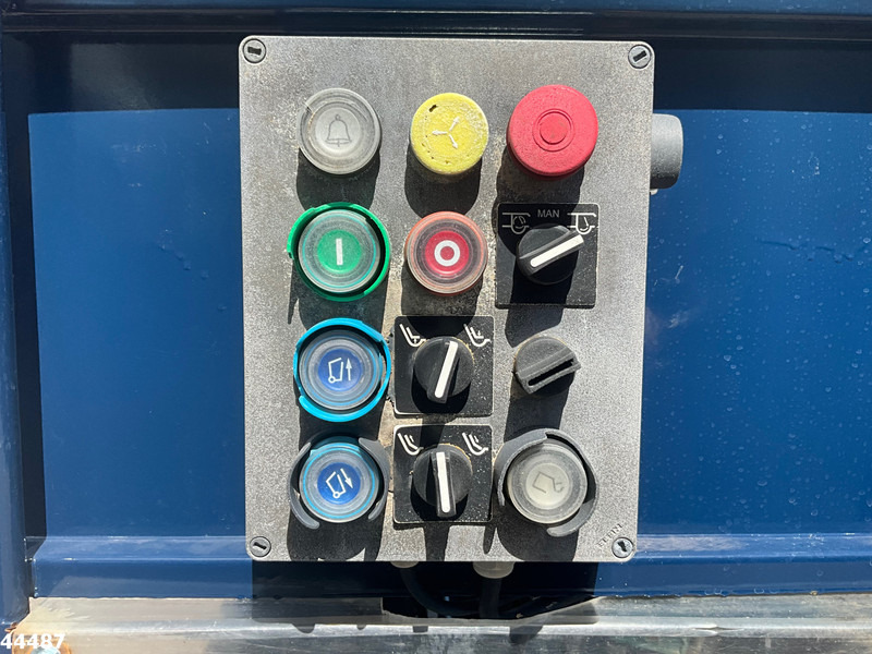 Лизинг на Mercedes-Benz Atego 1524 Euro 6 Fratelli Mazzocchia 12m² Mercedes-Benz Atego 1524 Euro 6 Fratelli Mazzocchia 12m²: слика 12