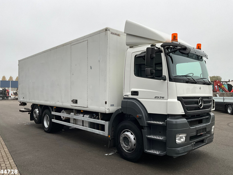Mercedes-Benz Axor 2636 6x2 Dhollandia laadklep Just 265.901 km! - Камион сандучар: слика 4 Mercedes-Benz Axor 2636 6x2 Dhollandia laadklep Just 265.901 km! - Камион сандучар: слика 4