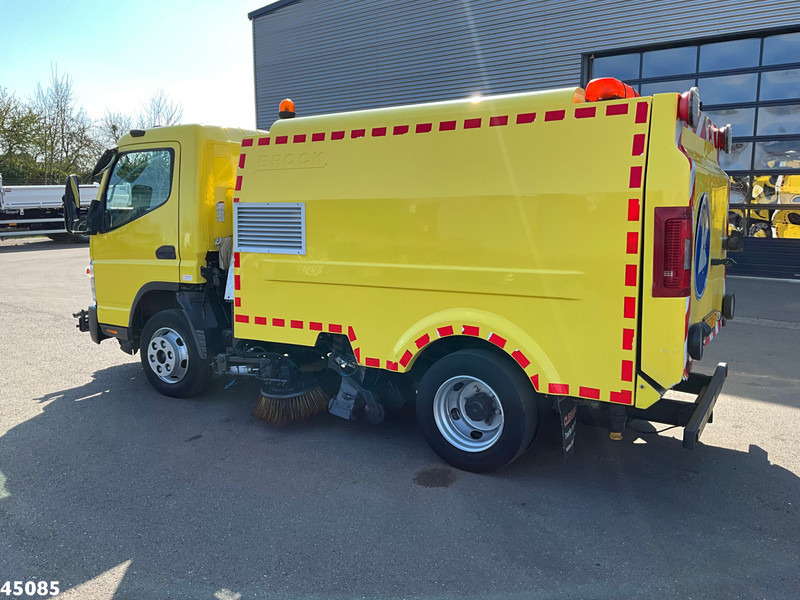 Mitsubishi Canter 7C15 Brock sweeper Just 94.095 km! - Возило за метење: слика 4 Mitsubishi Canter 7C15 Brock sweeper Just 94.095 km! - Возило за метење: слика 4