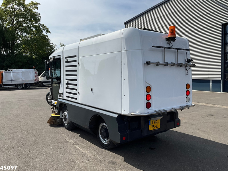 Ravo 540 Euro 6 with 3-rd brush - Возило за метење: слика 3 Ravo 540 Euro 6 with 3-rd brush - Возило за метење: слика 3