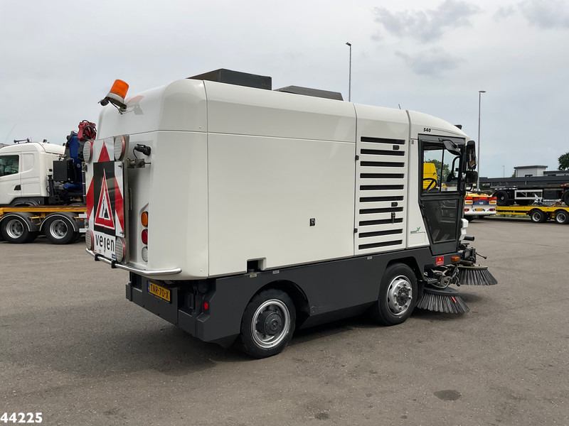 Ravo 540 with 3-rd brush - Возило за метење: слика 4 Ravo 540 with 3-rd brush - Возило за метење: слика 4