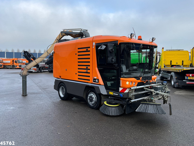 Ravo 580 Euro 6 with 3-rd brush - Возило за метење: слика 5 Ravo 580 Euro 6 with 3-rd brush - Возило за метење: слика 5