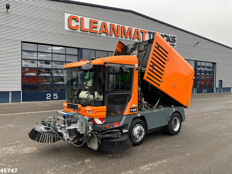 Ravo 580 with 3-rd brush - Возило за метење: слика 1 Ravo 580 with 3-rd brush - Возило за метење: слика 1