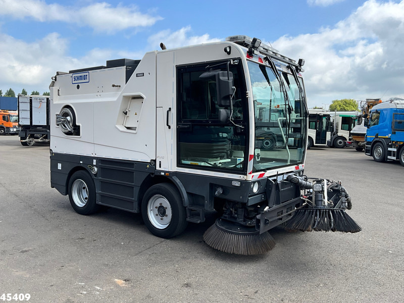 Schmidt Cleango 500 Compact Euro 6 with 3-rd brush - Возило за метење: слика 3 Schmidt Cleango 500 Compact Euro 6 with 3-rd brush - Возило за метење: слика 3