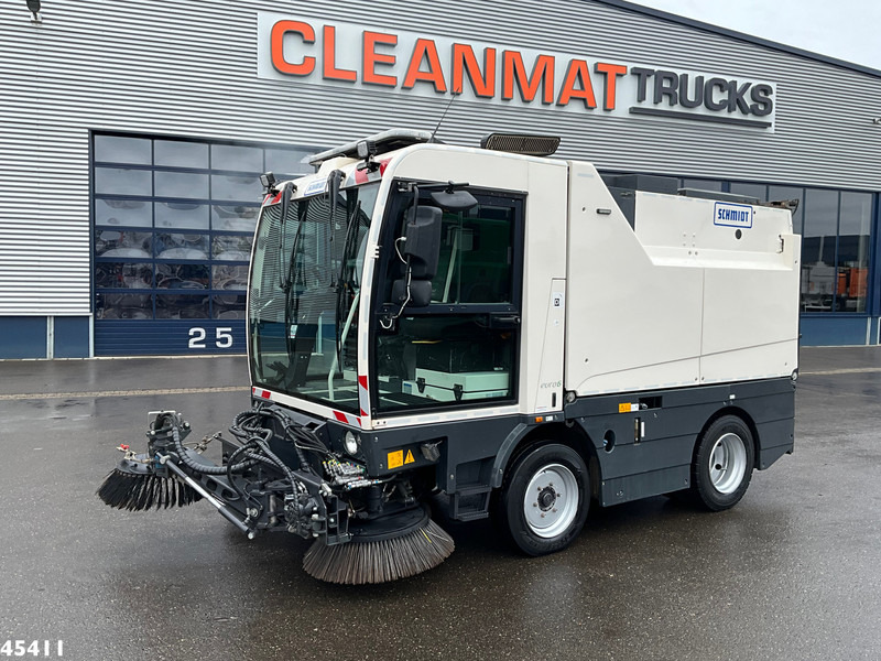 Schmidt Cleango 500 Compact Euro 6 with 3-rd brush - Возило за метење: слика 2 Schmidt Cleango 500 Compact Euro 6 with 3-rd brush - Возило за метење: слика 2