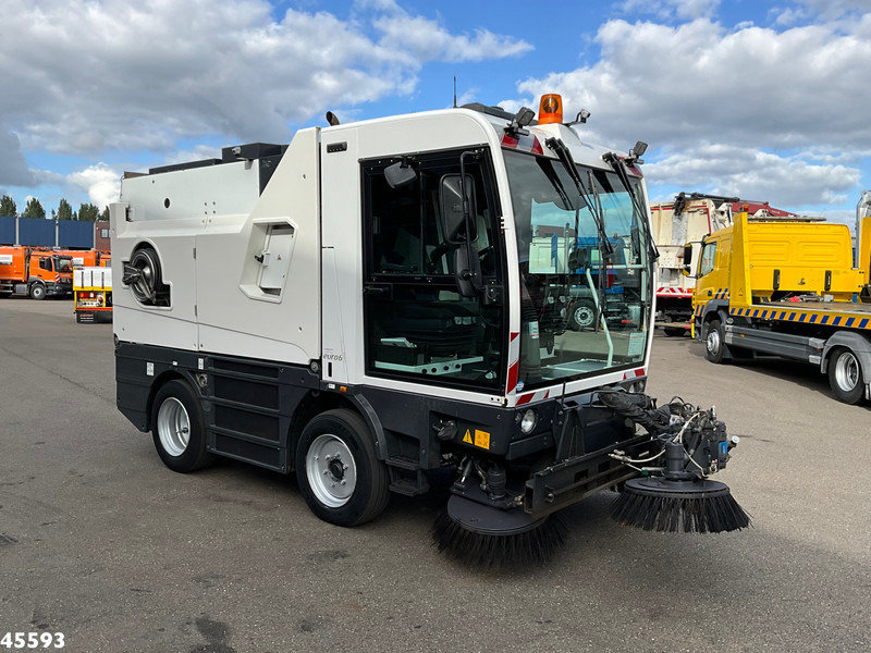 Schmidt Compact 400 Euro 6 with 3-rd brush - Возило за метење: слика 5 Schmidt Compact 400 Euro 6 with 3-rd brush - Возило за метење: слика 5