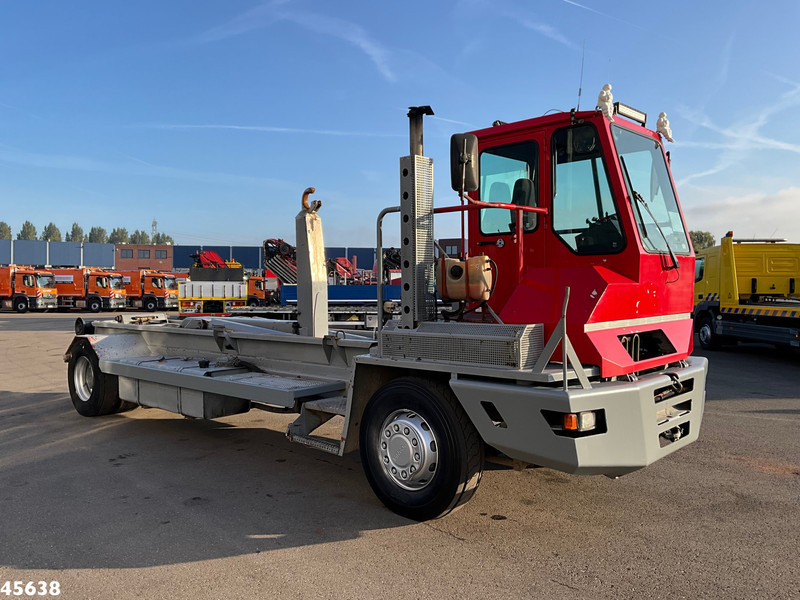 Terberg YT180 VDL 25 Ton haakarmsysteem - Камион со кука за подигање: слика 3 Terberg YT180 VDL 25 Ton haakarmsysteem - Камион со кука за подигање: слика 3