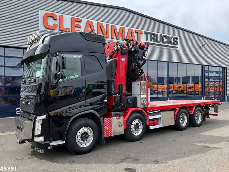 Volvo FH 540 8x4 HMF 85 Tonmeter laadkraan + Fly-Jib Just 222.786 km! - Камион со кран: слика 2 Volvo FH 540 8x4 HMF 85 Tonmeter laadkraan + Fly-Jib Just 222.786 km! - Камион со кран: слика 2