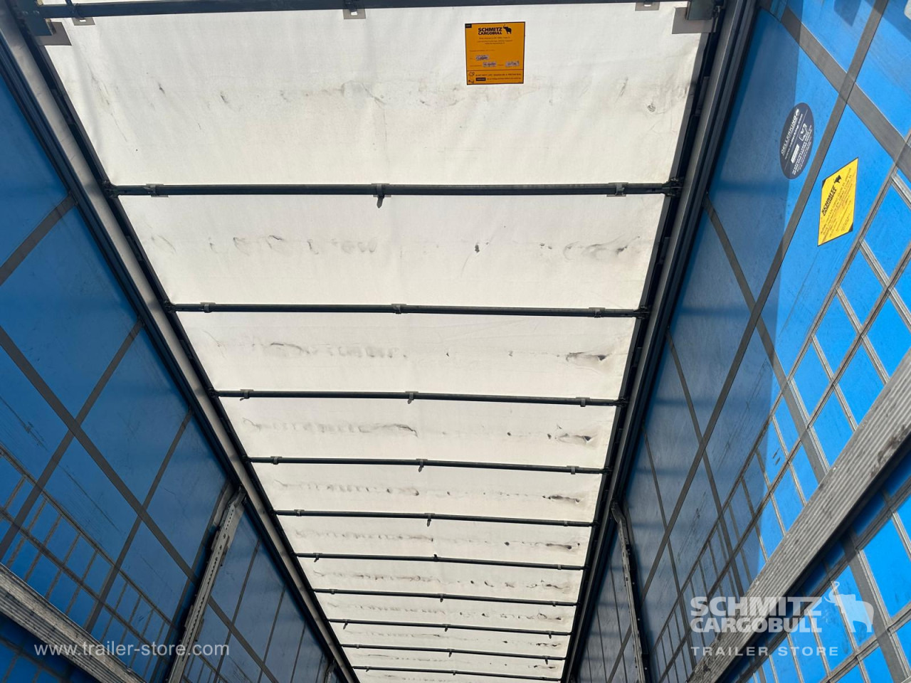 SCHMITZ Curtainsider Standard - Полуприколка со церада: слика 5 SCHMITZ Curtainsider Standard - Полуприколка со церада: слика 5