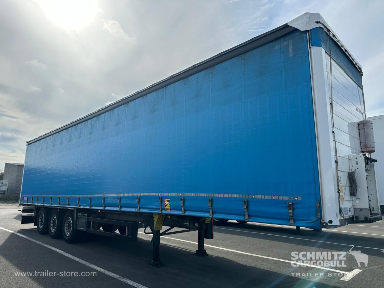 SCHMITZ Curtainsider Standard - Полуприколка со церада: слика 1 SCHMITZ Curtainsider Standard - Полуприколка со церада: слика 1