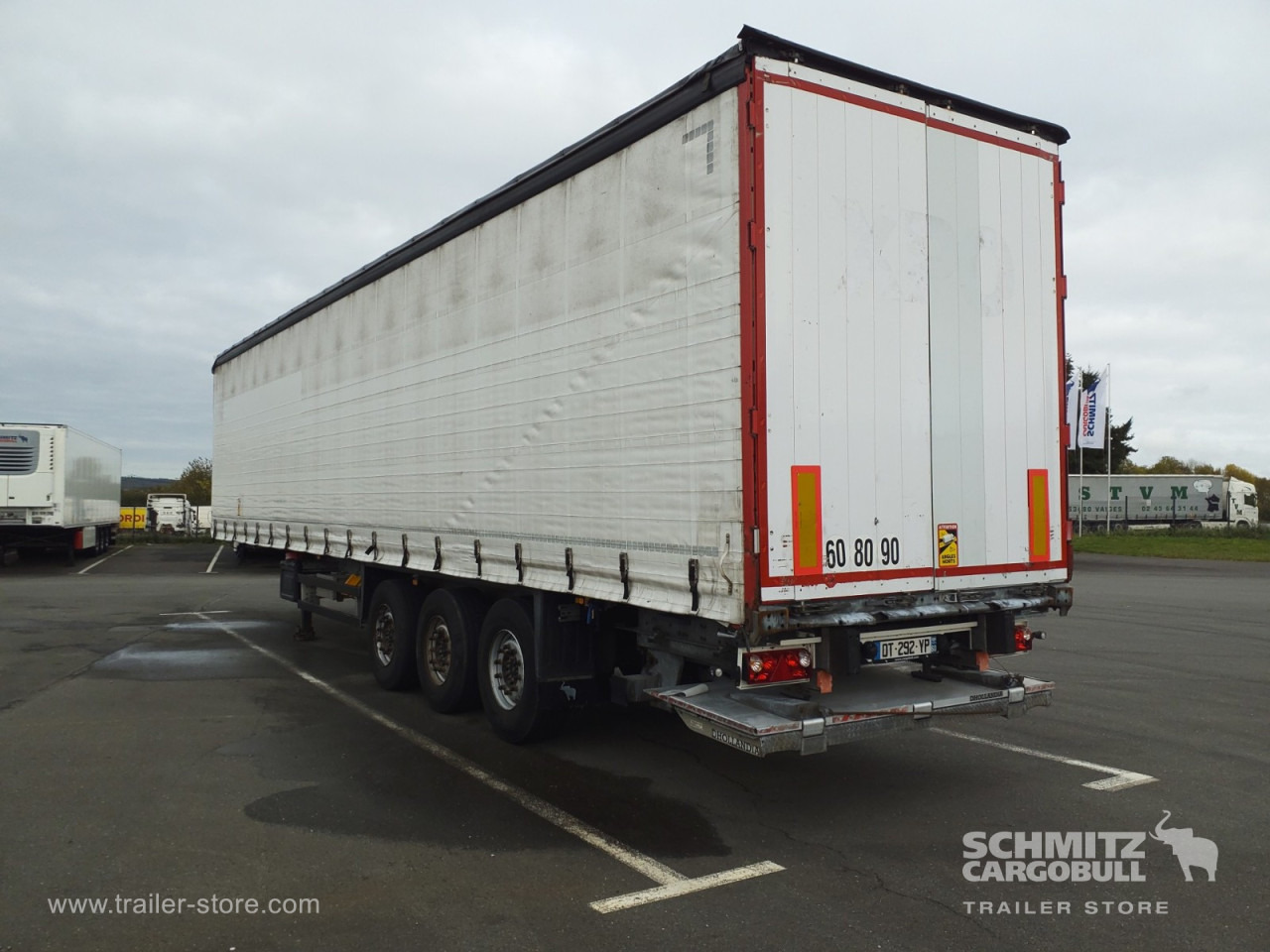 SCHMITZ Curtainsider Standard Taillift - Полуприколка со церада: слика 4 SCHMITZ Curtainsider Standard Taillift - Полуприколка со церада: слика 4