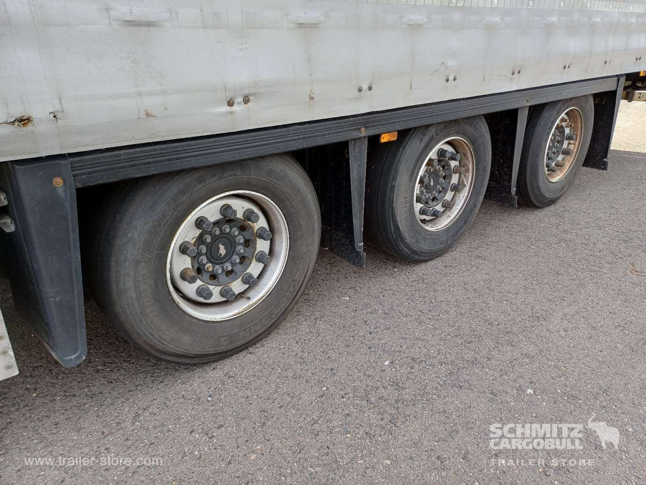 SCHMITZ Auflieger Curtainsider Mega - Полуприколка со церада: слика 4 SCHMITZ Auflieger Curtainsider Mega - Полуприколка со церада: слика 4