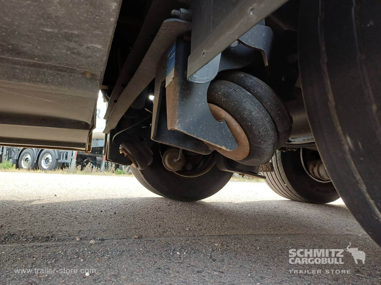 SCHMITZ Auflieger Curtainsider Mega - Полуприколка со церада: слика 2 SCHMITZ Auflieger Curtainsider Mega - Полуприколка со церада: слика 2