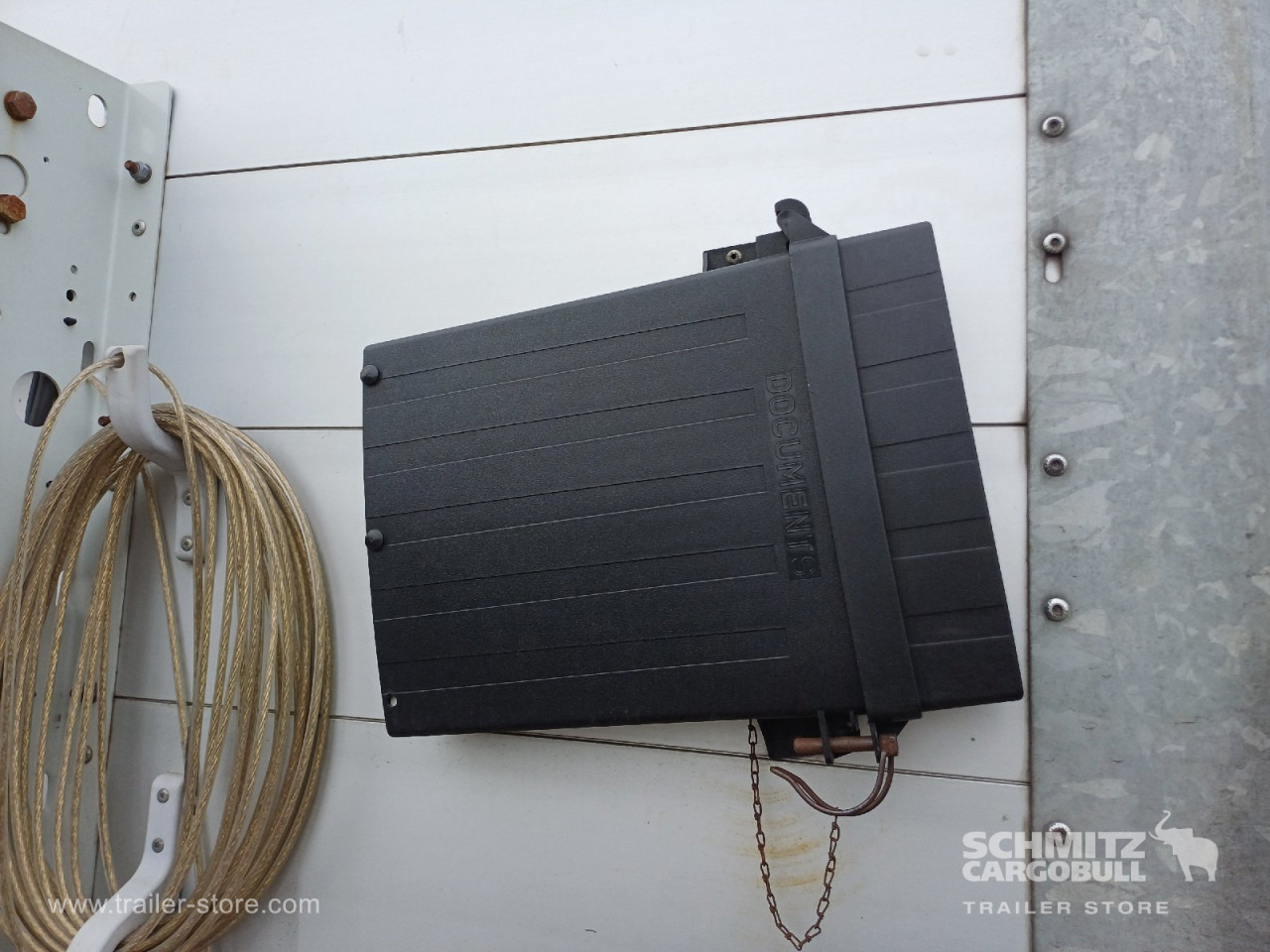 SCHMITZ Auflieger Curtainsider Standard Forklift holder - Полуприколка со церада: слика 3 SCHMITZ Auflieger Curtainsider Standard Forklift holder - Полуприколка со церада: слика 3