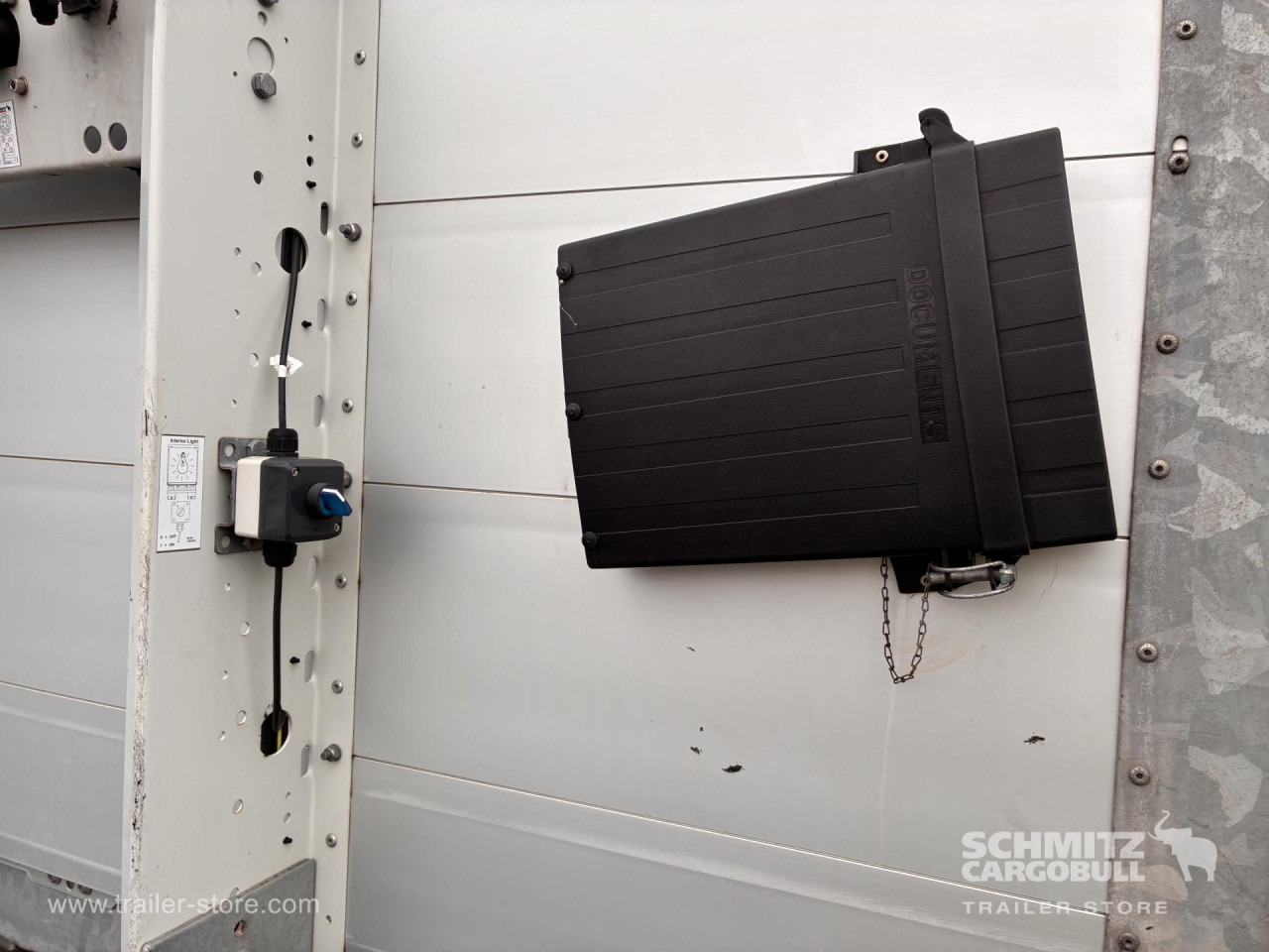 SCHMITZ Auflieger Curtainsider Standard - Полуприколка со церада: слика 4 SCHMITZ Auflieger Curtainsider Standard - Полуприколка со церада: слика 4