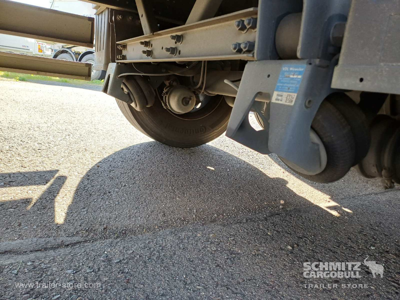 SCHMITZ Auflieger Curtainsider Standard - Полуприколка со церада: слика 4 SCHMITZ Auflieger Curtainsider Standard - Полуприколка со церада: слика 4