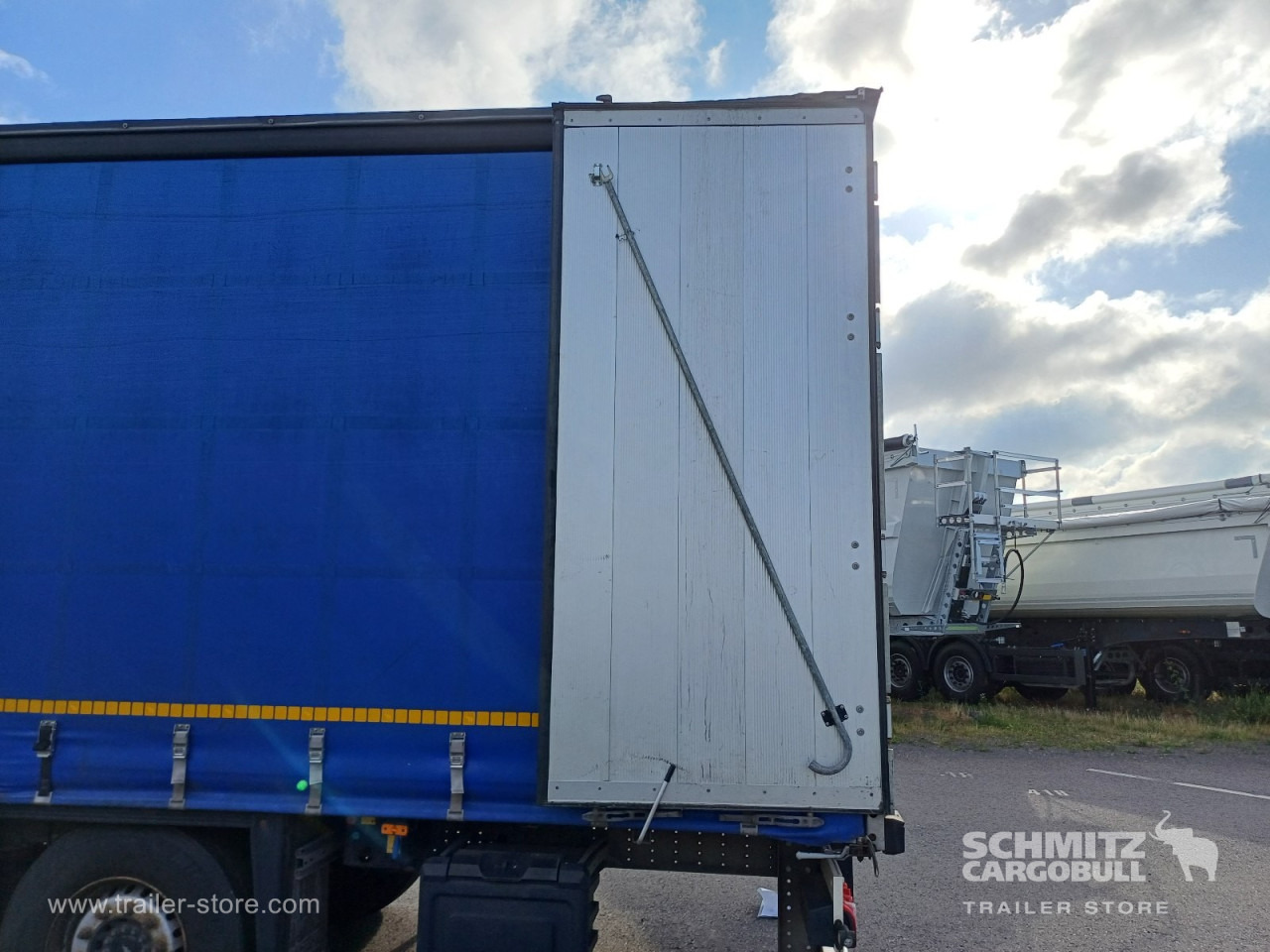 Лизинг на SCHMITZ Auflieger Curtainsider Standard SCHMITZ Auflieger Curtainsider Standard: слика 13 Лизинг на SCHMITZ Auflieger Curtainsider Standard SCHMITZ Auflieger Curtainsider Standard: слика 13