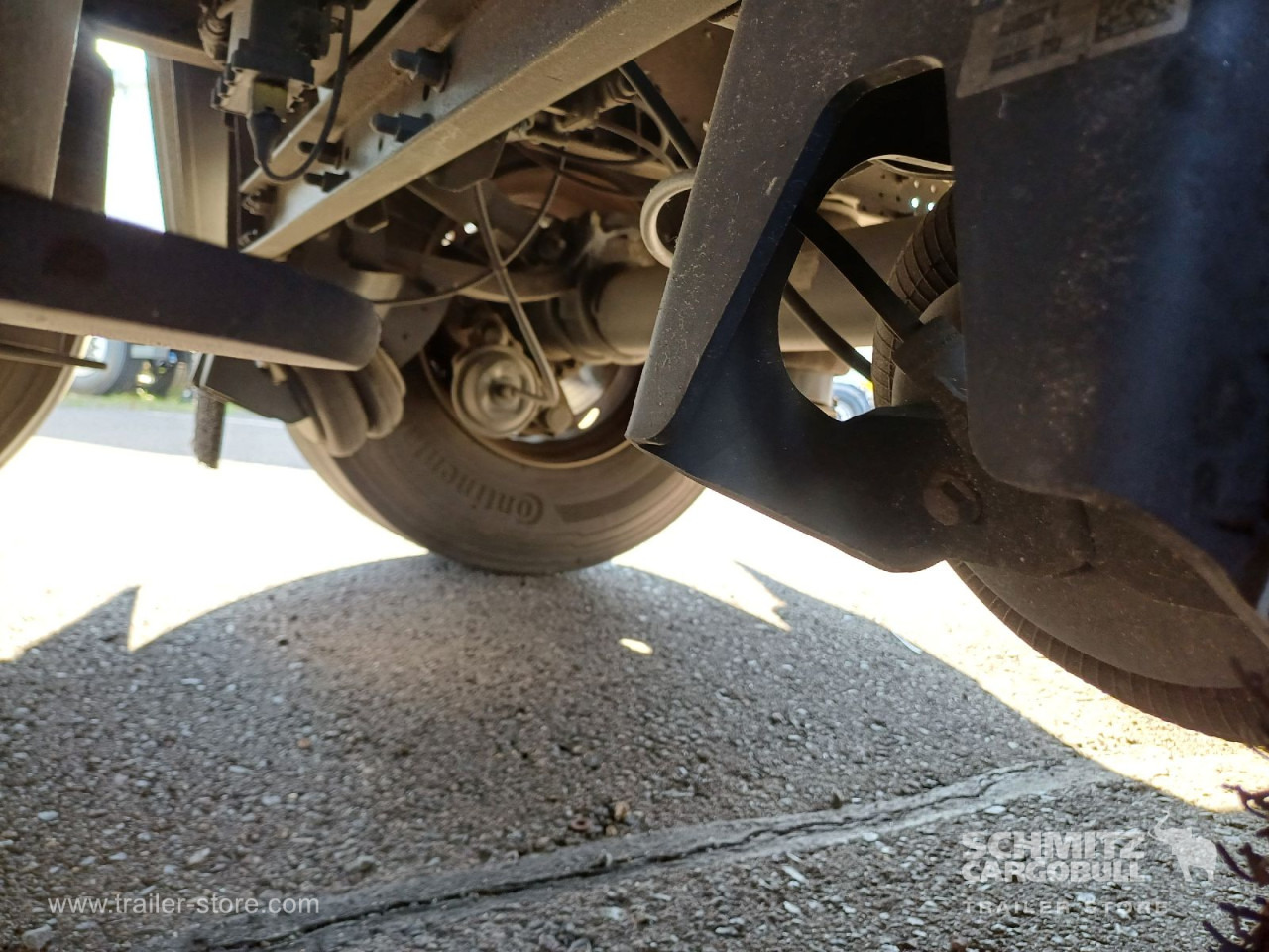 SCHMITZ Auflieger Curtainsider Standard - Полуприколка со церада: слика 5 SCHMITZ Auflieger Curtainsider Standard - Полуприколка со церада: слика 5