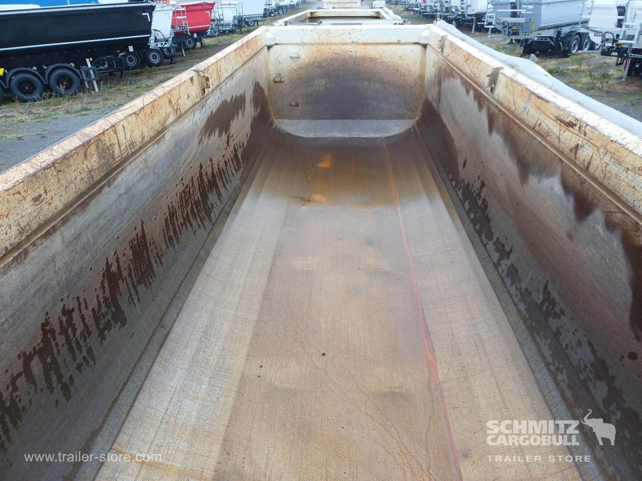SCHMITZ Auflieger Kipper Stahlrundmulde 24m³ - Кипер полуприколка: слика 5 SCHMITZ Auflieger Kipper Stahlrundmulde 24m³ - Кипер полуприколка: слика 5