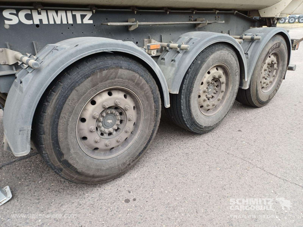 SCHMITZ Auflieger Kipper Stahlrundmulde 24m³ - Кипер полуприколка: слика 2 SCHMITZ Auflieger Kipper Stahlrundmulde 24m³ - Кипер полуприколка: слика 2