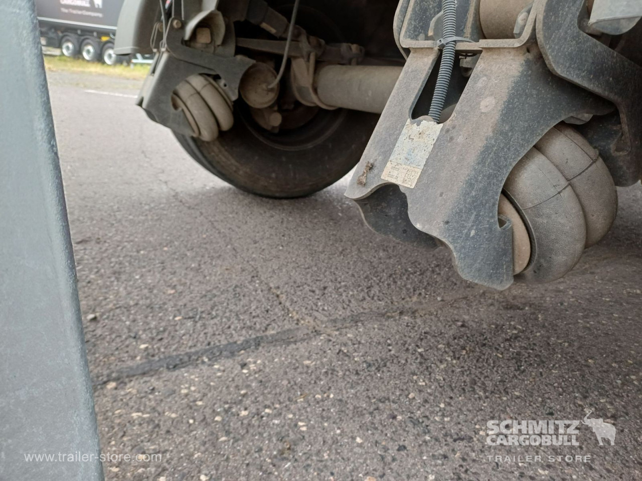 SCHMITZ Auflieger Kipper Stahlrundmulde 24m³ - Кипер полуприколка: слика 3 SCHMITZ Auflieger Kipper Stahlrundmulde 24m³ - Кипер полуприколка: слика 3