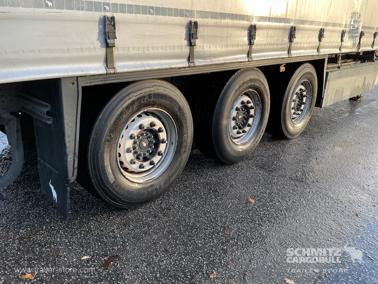 SCHMITZ Curtainsider Standard , Folding wall right - Полуприколка со церада: слика 2 SCHMITZ Curtainsider Standard , Folding wall right - Полуприколка со церада: слика 2