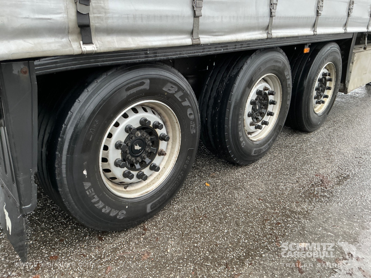 SCHMITZ Curtainsider Standard , Folding wall right - Полуприколка со церада: слика 2 SCHMITZ Curtainsider Standard , Folding wall right - Полуприколка со церада: слика 2