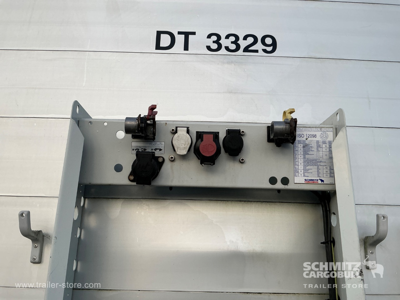 SCHMITZ Curtainsider Standard , Folding wall right - Полуприколка со церада: слика 4 SCHMITZ Curtainsider Standard , Folding wall right - Полуприколка со церада: слика 4