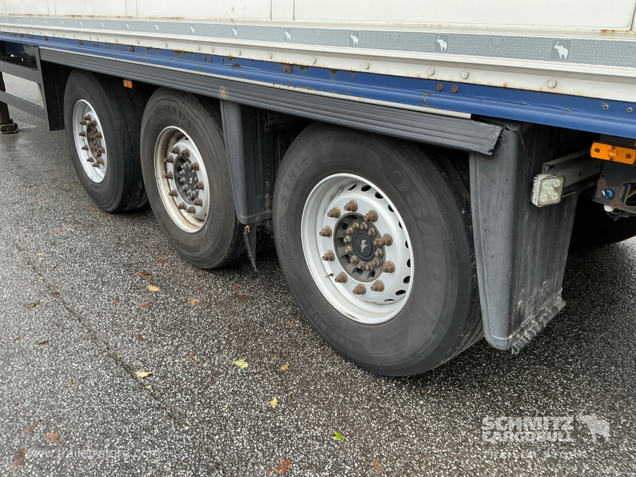 SCHMITZ Dryfreight Standard Taillift - Полуприколка сандучар: слика 2 SCHMITZ Dryfreight Standard Taillift - Полуприколка сандучар: слика 2