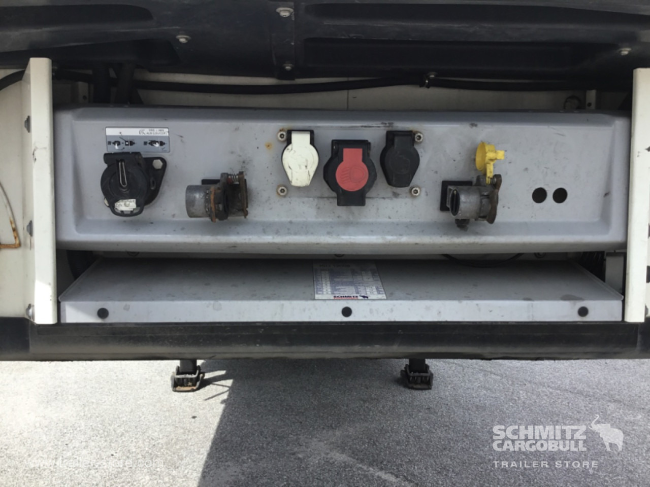 SCHMITZ Reefer Multitemp Double deck - Изотермална полуприколка: слика 4 SCHMITZ Reefer Multitemp Double deck - Изотермална полуприколка: слика 4