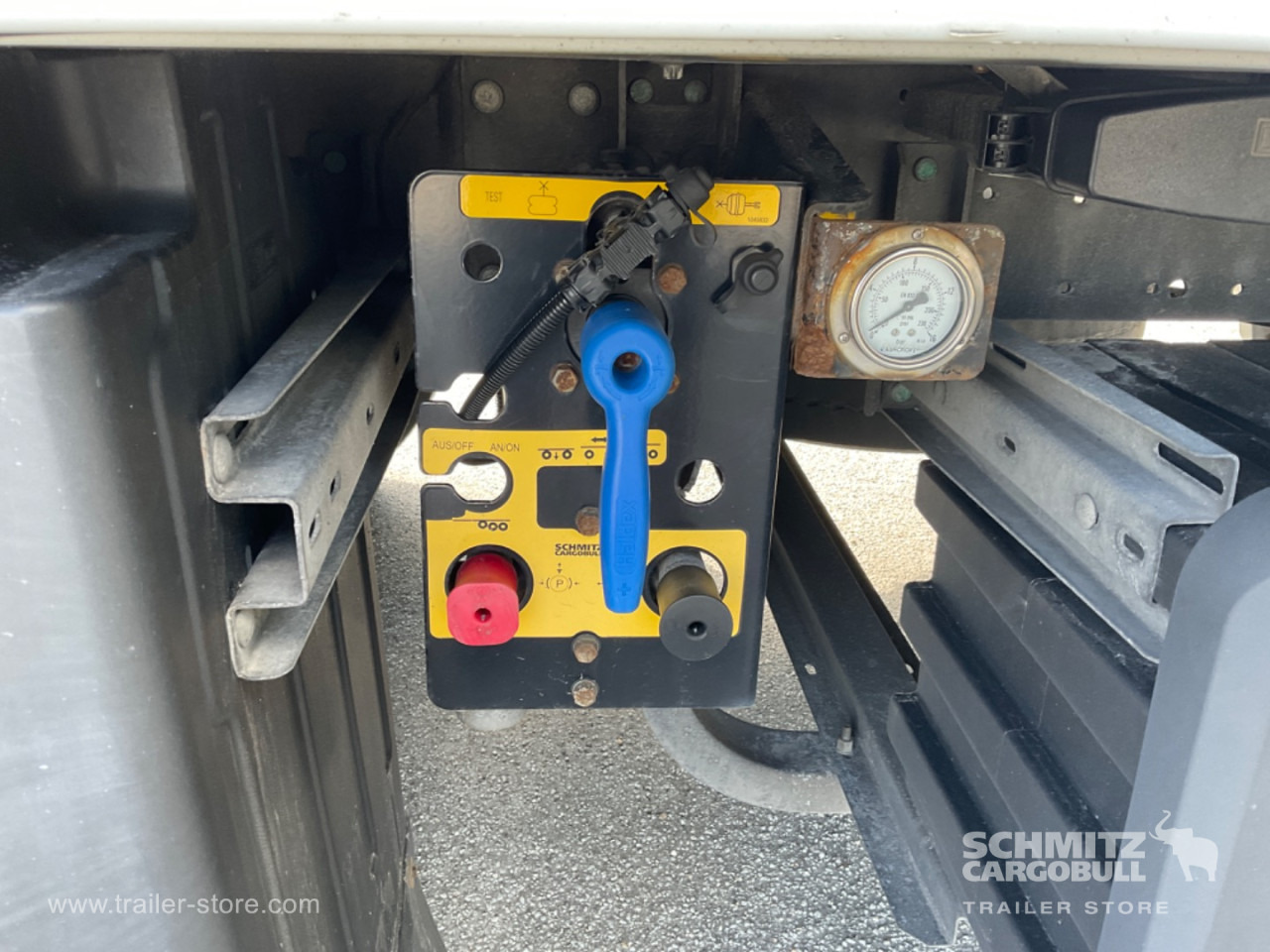 SCHMITZ Reefer Standard Double deck - Изотермална полуприколка: слика 3 SCHMITZ Reefer Standard Double deck - Изотермална полуприколка: слика 3