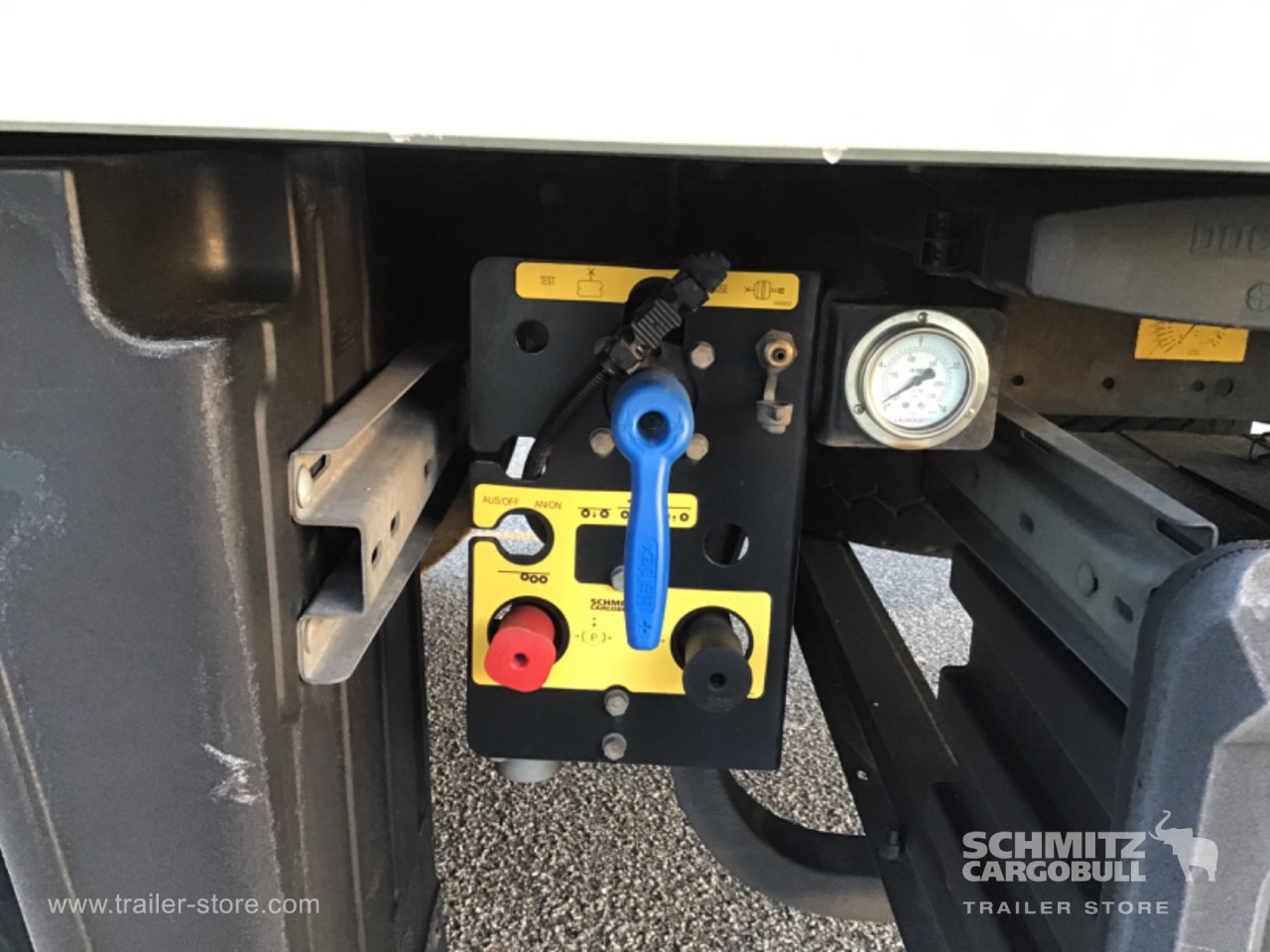 SCHMITZ Reefer Standard Double deck - Изотермална полуприколка: слика 4 SCHMITZ Reefer Standard Double deck - Изотермална полуприколка: слика 4