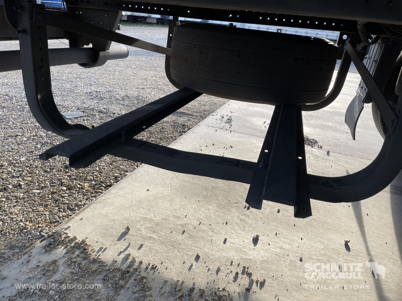 SCHMITZ Remolque Frigo Standard - Приколка ладилник: слика 3 SCHMITZ Remolque Frigo Standard - Приколка ладилник: слика 3