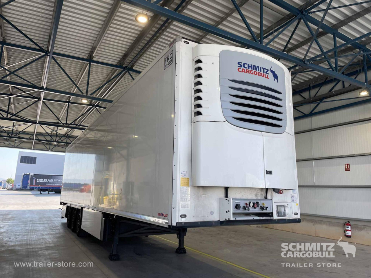 SCHMITZ Semiremolque Frigo Standard - Изотермална полуприколка: слика 1 SCHMITZ Semiremolque Frigo Standard - Изотермална полуприколка: слика 1