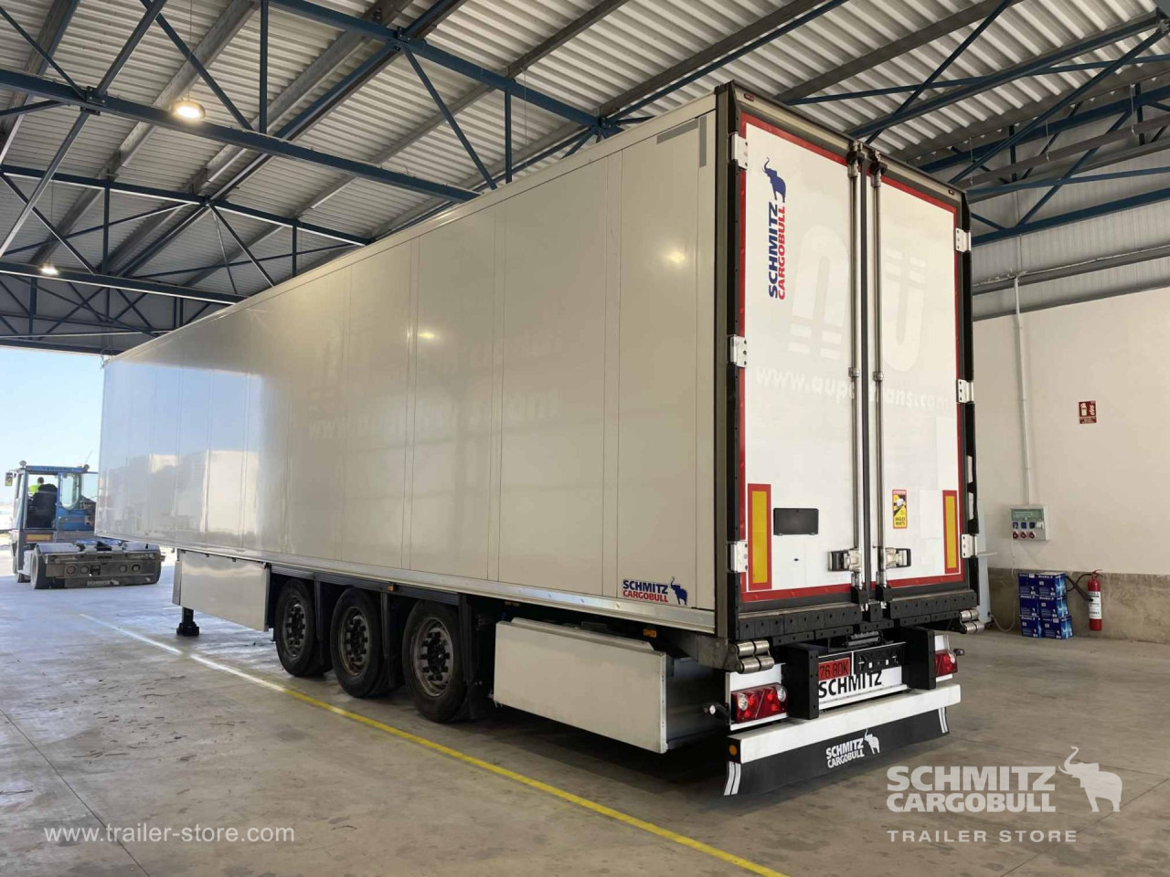 SCHMITZ Semiremolque Frigo Standard - Изотермална полуприколка: слика 3 SCHMITZ Semiremolque Frigo Standard - Изотермална полуприколка: слика 3