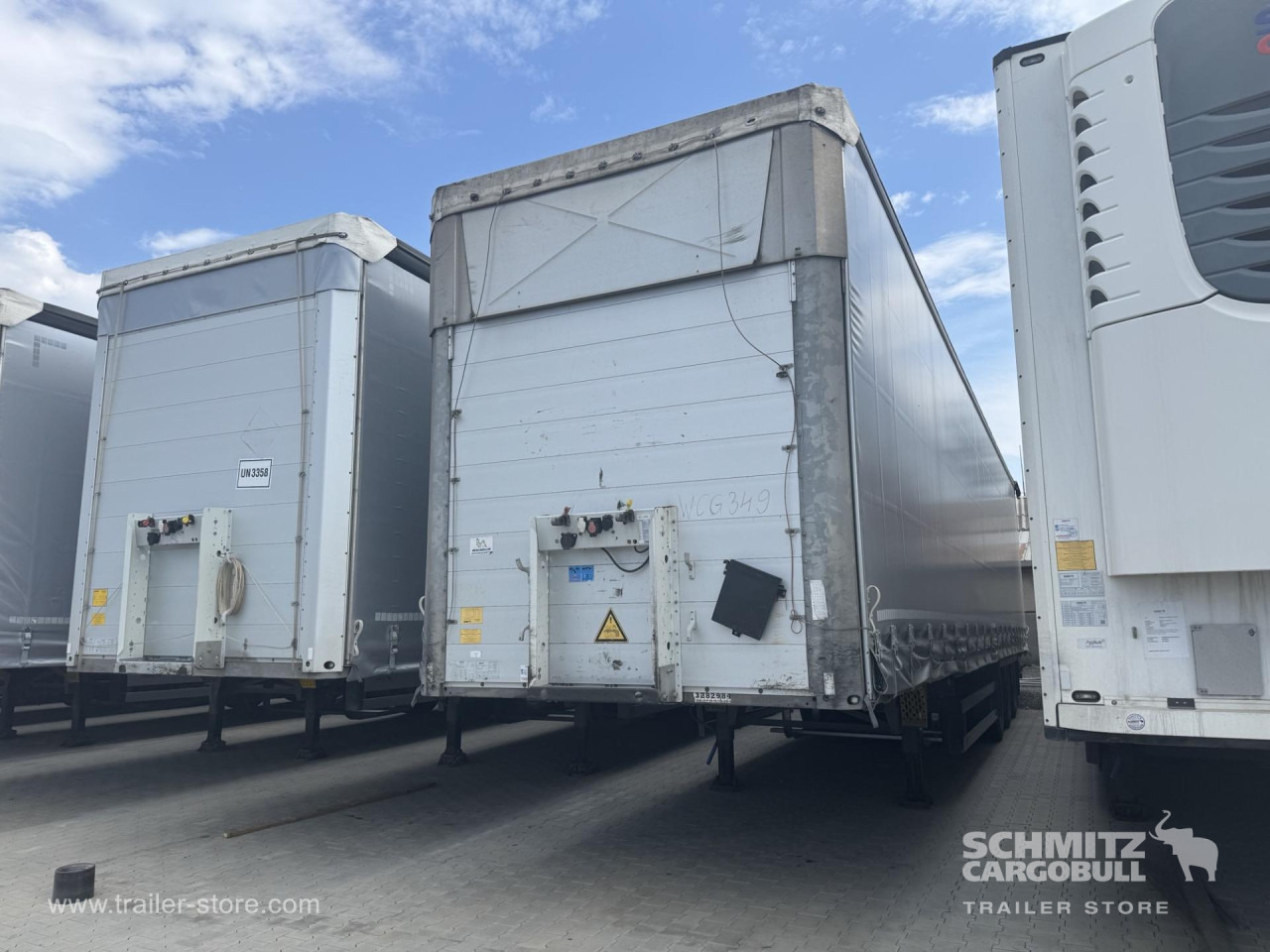 SCHMITZ Curtainsider Mega - Полуприколка со церада: слика 4 SCHMITZ Curtainsider Mega - Полуприколка со церада: слика 4