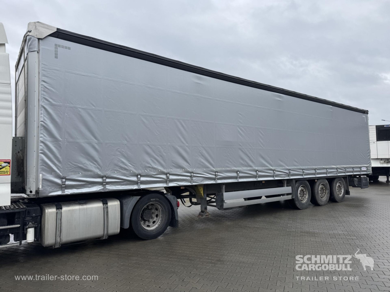 SCHMITZ Curtainsider Standard - Полуприколка со церада: слика 5 SCHMITZ Curtainsider Standard - Полуприколка со церада: слика 5
