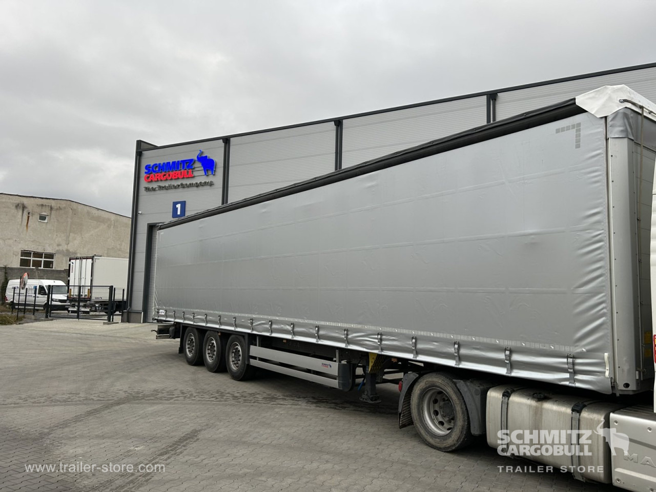 SCHMITZ Curtainsider Standard - Полуприколка со церада: слика 1 SCHMITZ Curtainsider Standard - Полуприколка со церада: слика 1