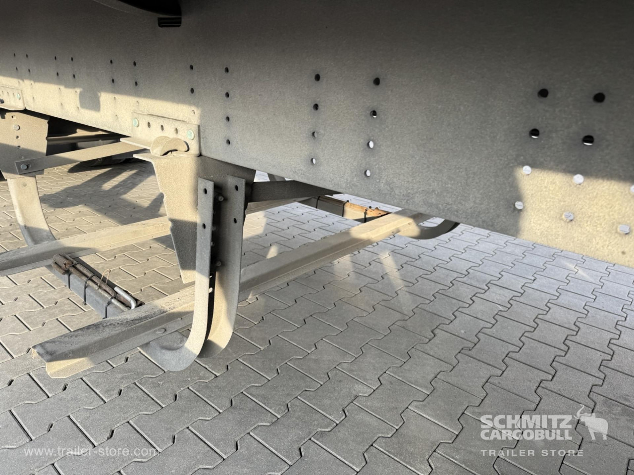 SCHMITZ Curtainsider Standard - Полуприколка со церада: слика 2 SCHMITZ Curtainsider Standard - Полуприколка со церада: слика 2