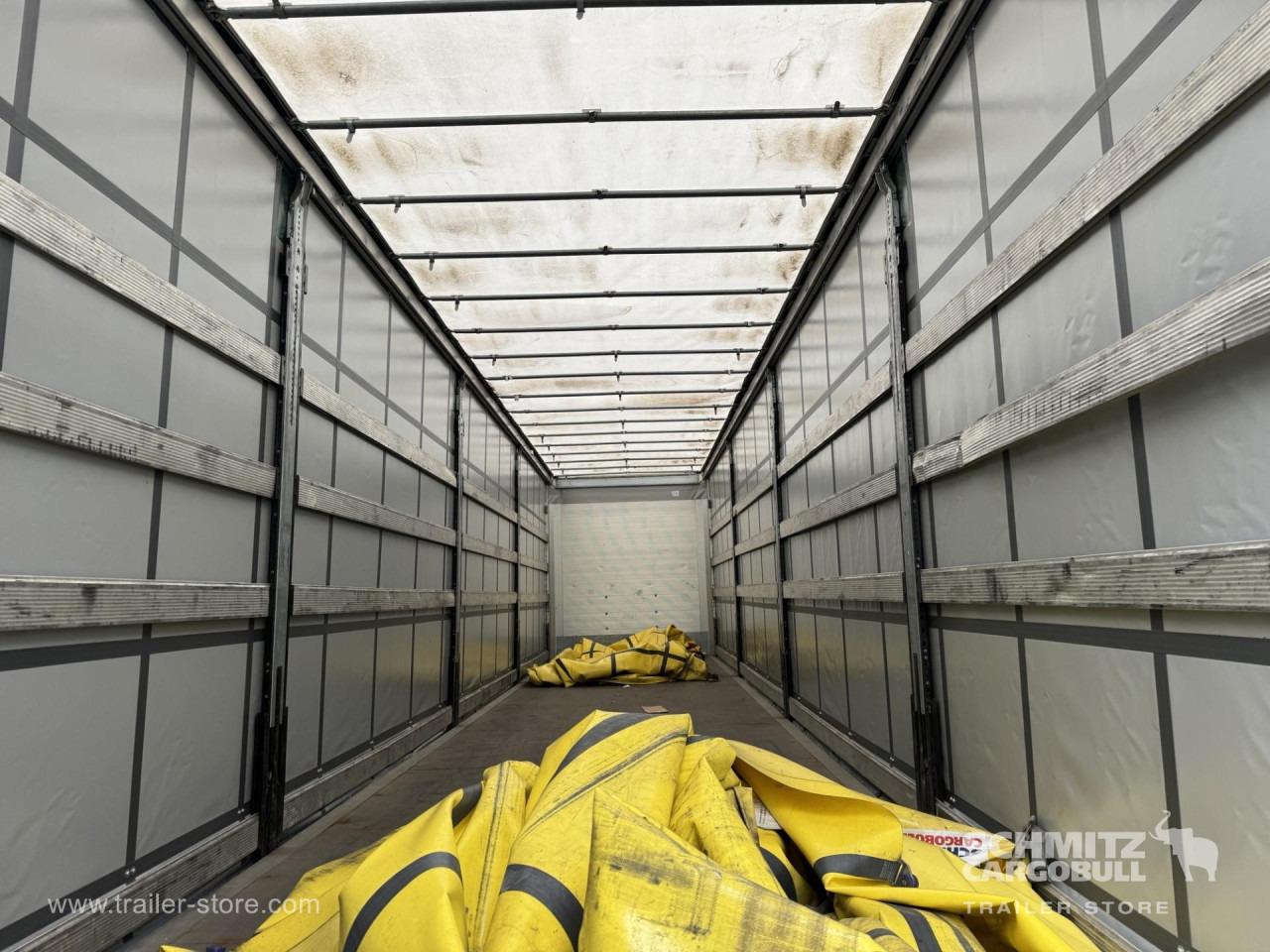 SCHMITZ Curtainsider Standard - Полуприколка со церада: слика 4 SCHMITZ Curtainsider Standard - Полуприколка со церада: слика 4