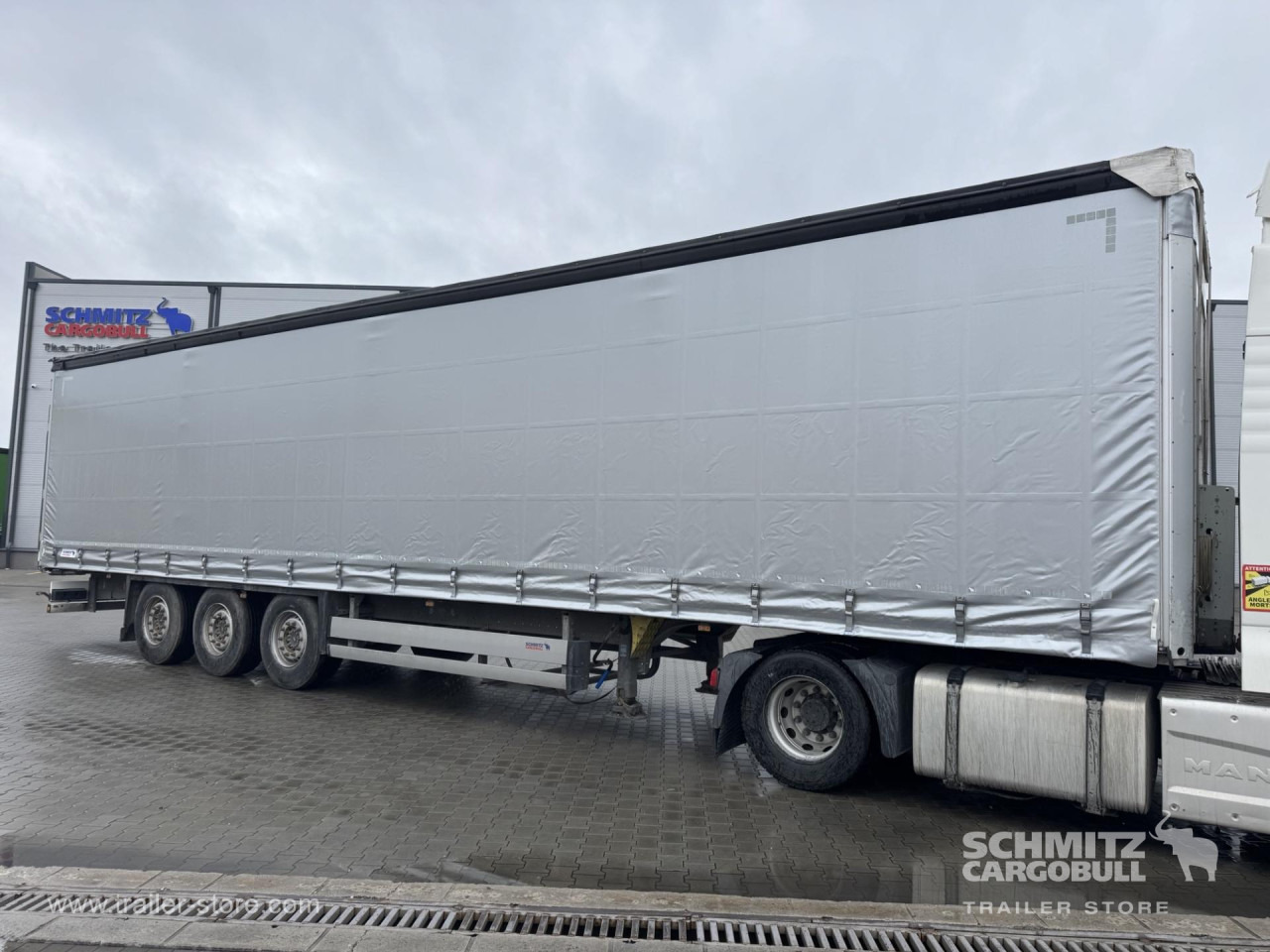 SCHMITZ Curtainsider Standard - Полуприколка со церада: слика 1 SCHMITZ Curtainsider Standard - Полуприколка со церада: слика 1