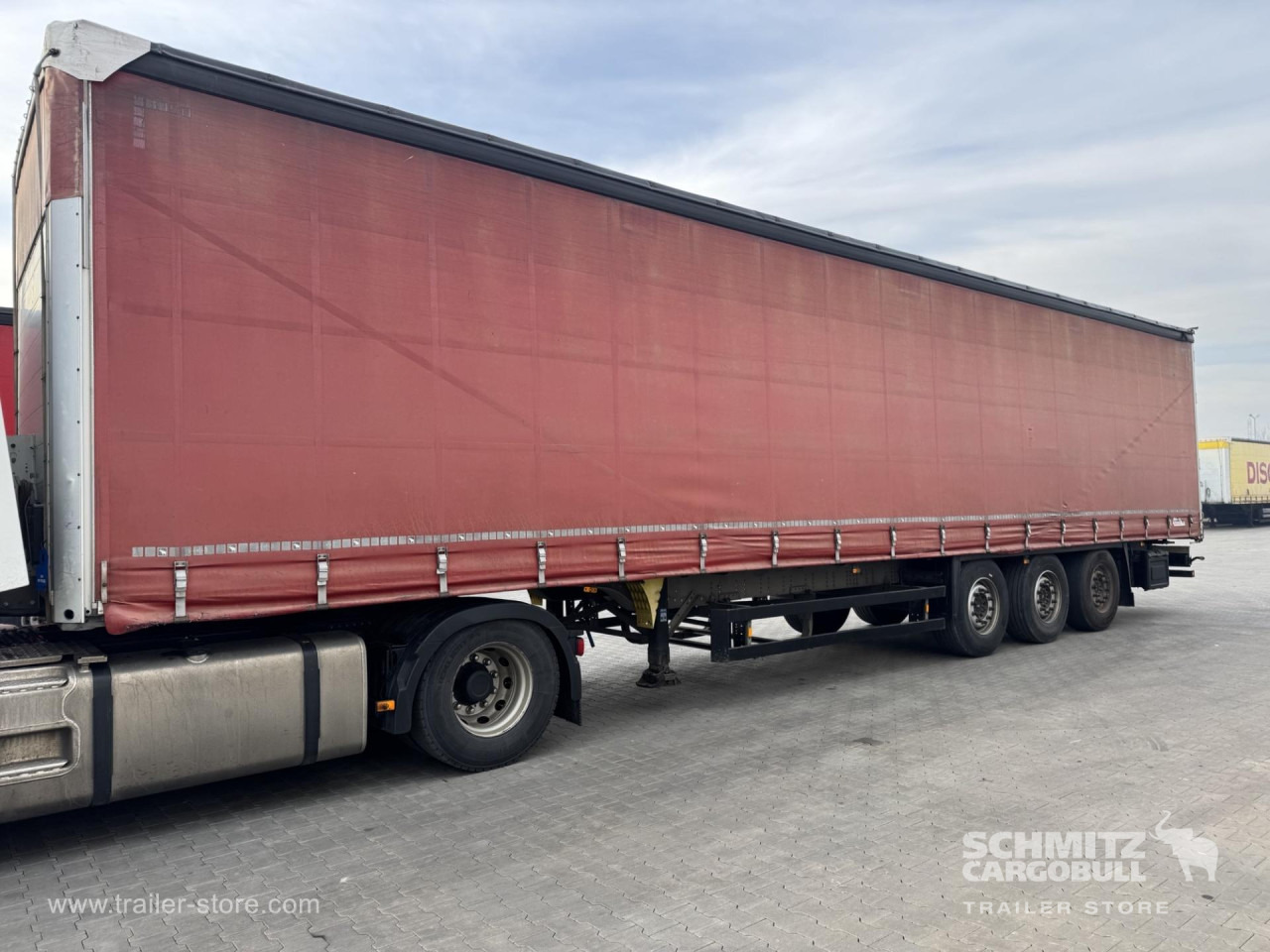 SCHMITZ Curtainsider Standard - Полуприколка со церада: слика 4 SCHMITZ Curtainsider Standard - Полуприколка со церада: слика 4