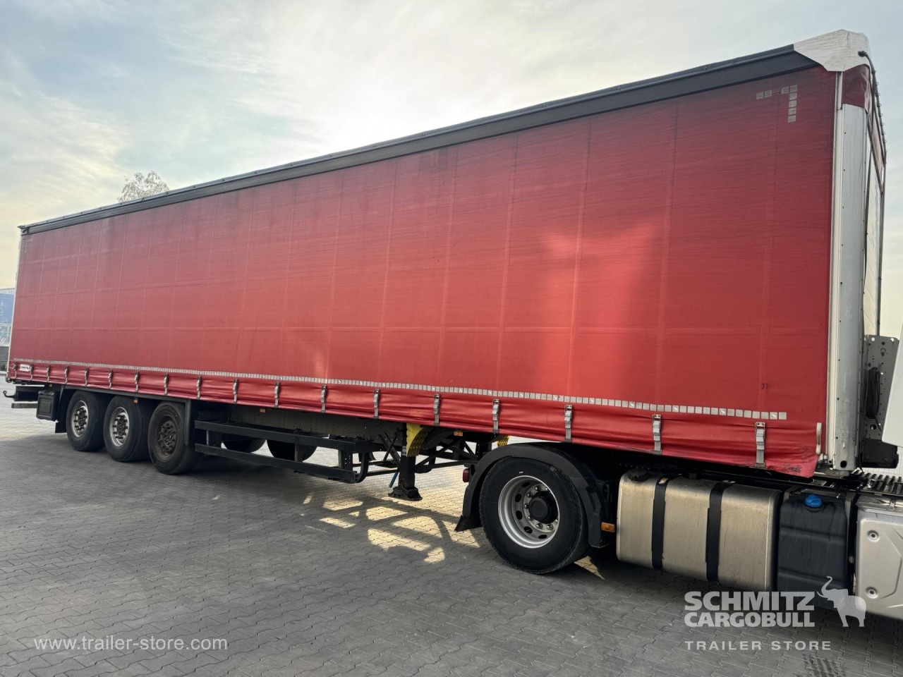 SCHMITZ Curtainsider Standard - Полуприколка со церада: слика 1 SCHMITZ Curtainsider Standard - Полуприколка со церада: слика 1