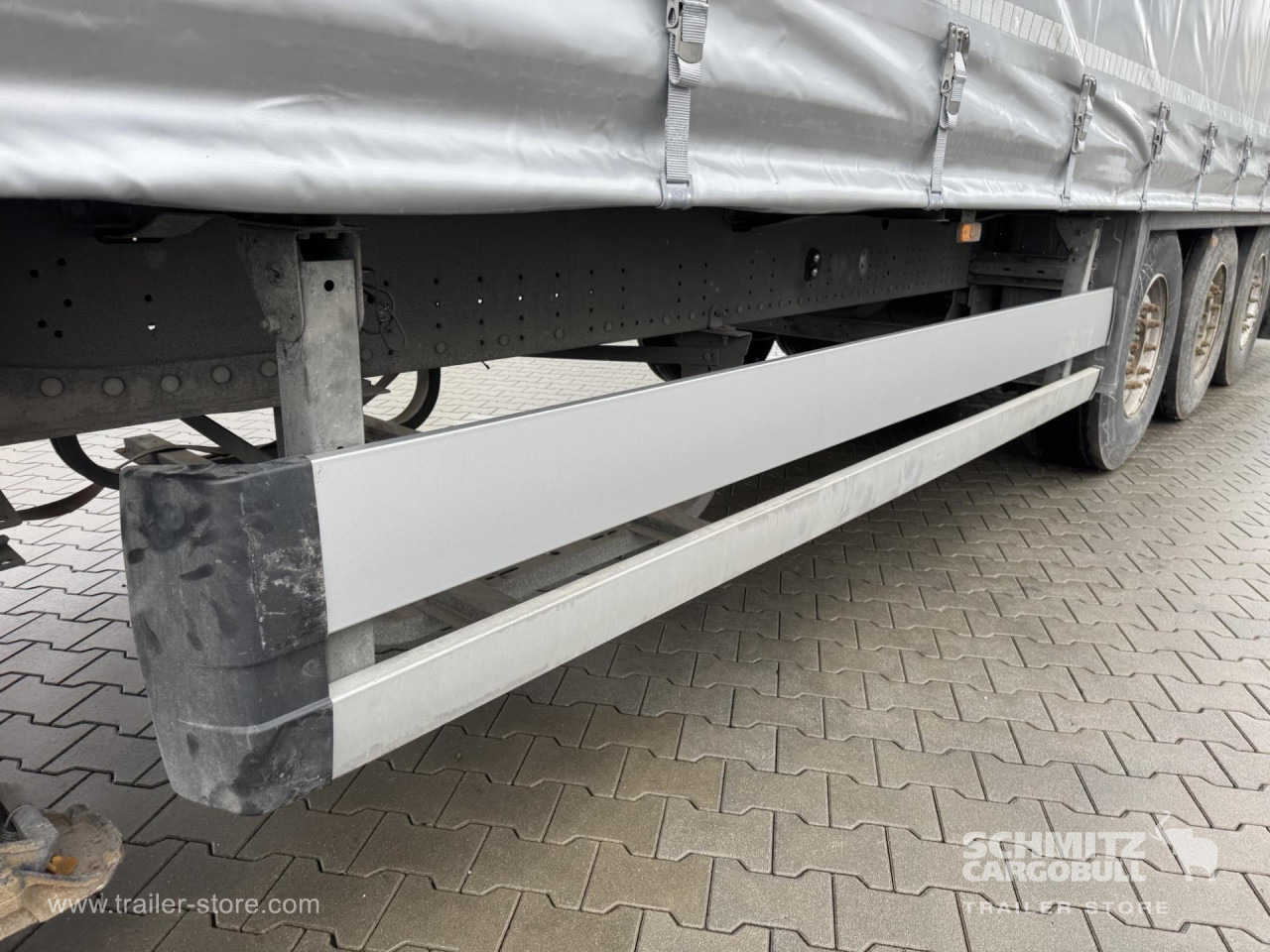 SCHMITZ Curtainsider Standard - Полуприколка со церада: слика 3 SCHMITZ Curtainsider Standard - Полуприколка со церада: слика 3